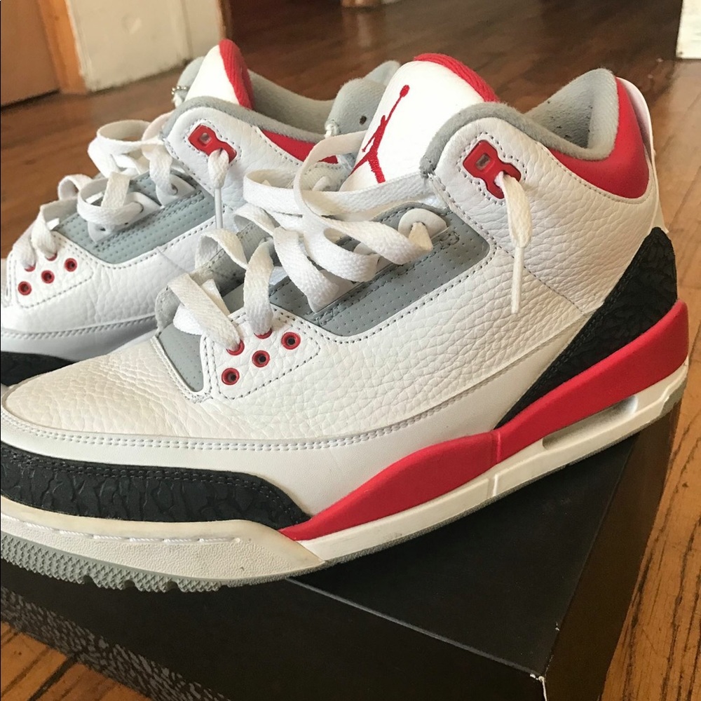 Air Jordan 3s